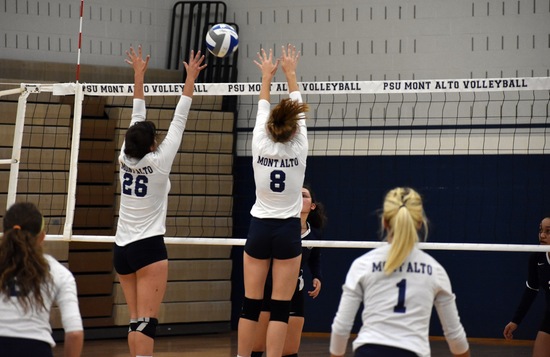 Volleyball Sweeps PSU Greater Allegheny for its Seventh-Straight Win